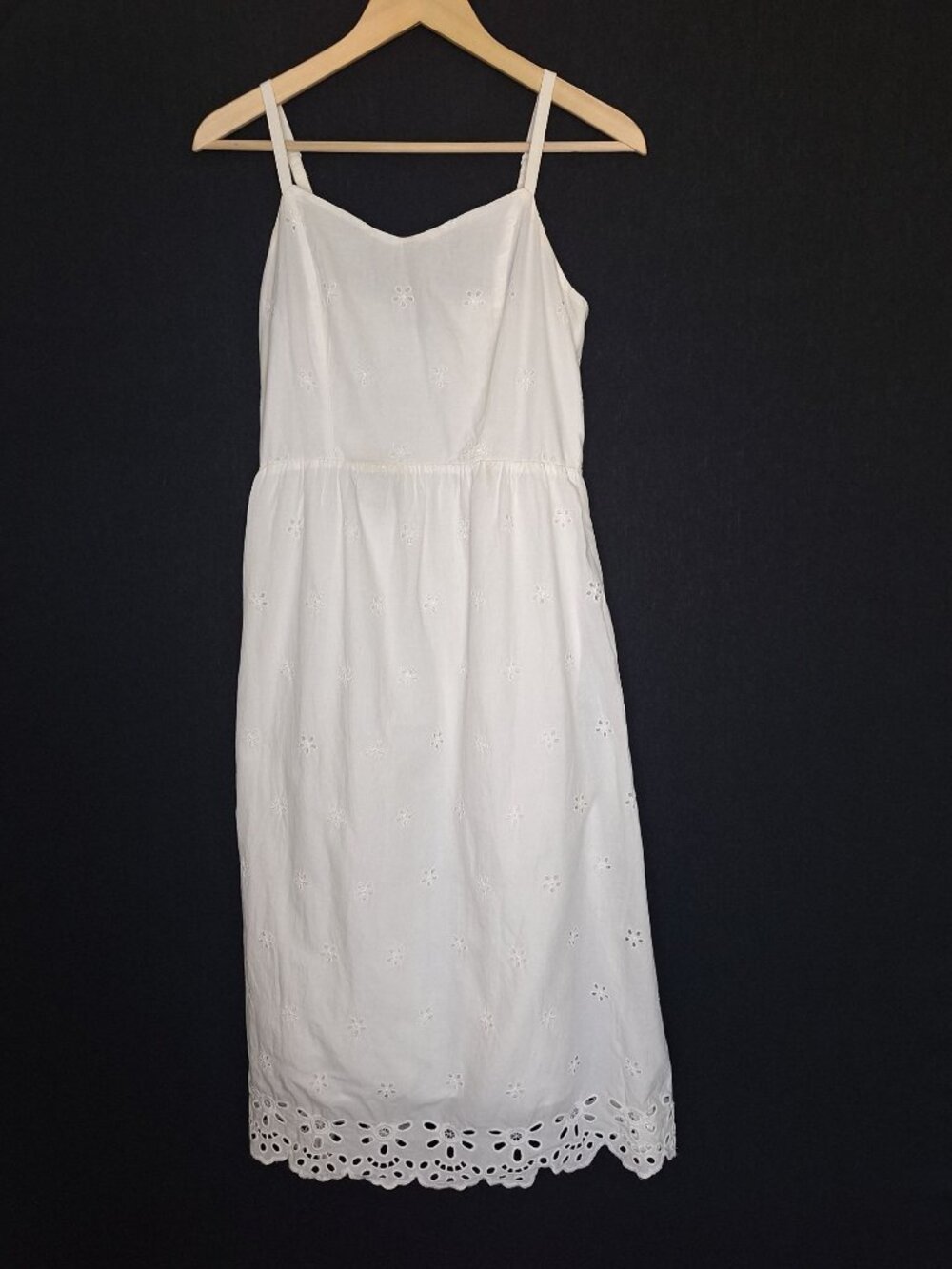 💙 Old Navy White Eyelet Embroidered Midi Dress Size S/M Sleeveless Cotton Sundr